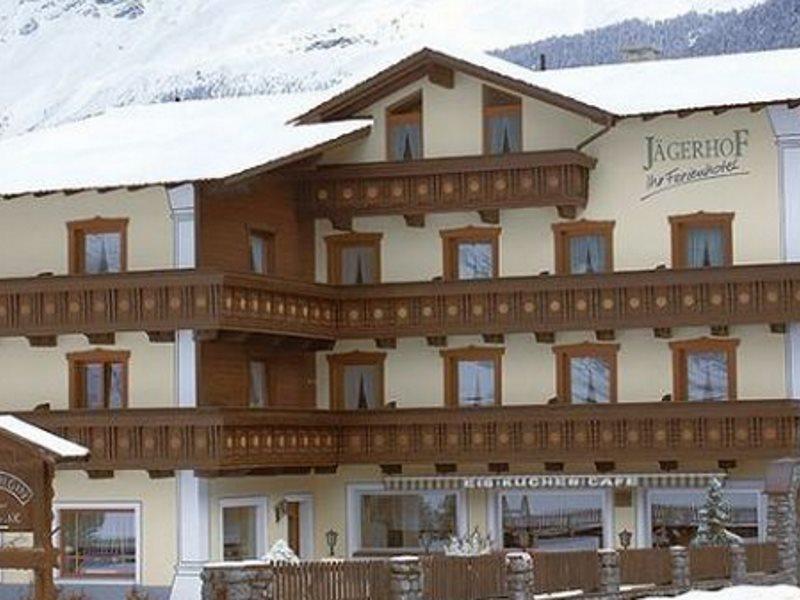 Jägerhof Hotel 3*
